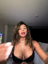 Brunettexio webcam model stream image