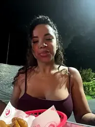 Brunettexio webcam model stream image