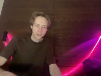 titsDestroy2007 webcam model stream image