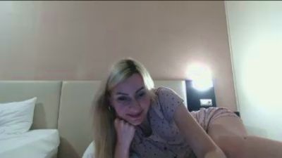 Yourrealgirl webcam model stream image