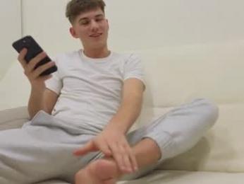 reeves_bae webcam model stream image