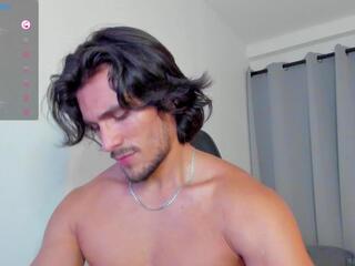 Axel Owen webcam model stream image