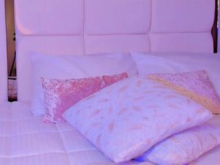 Tifanny Dream webcam model stream image