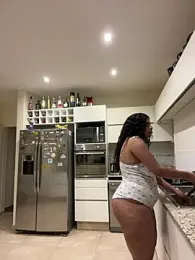 Shurabig webcam model stream image