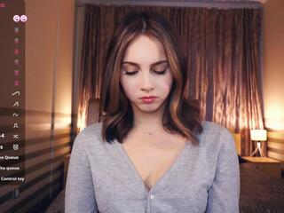 Lorie Bellinder webcam model stream image