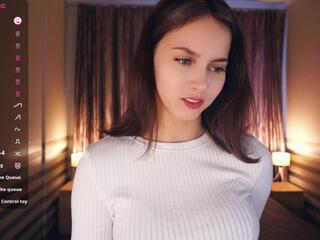 Lorie Bellinder webcam model stream image