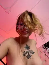 SweetJennaa webcam model stream image
