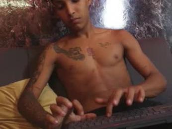 noah_smith77 webcam model stream image