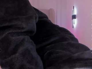 luisah-at-home webcam model stream image