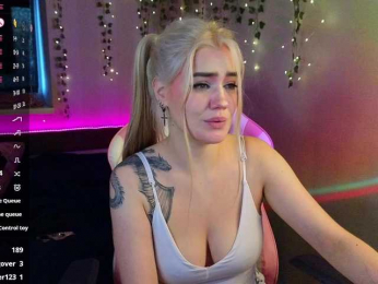 RedVelveten webcam model stream image