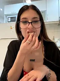 Lolykush webcam model stream image