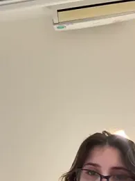 Lolykush webcam model stream image