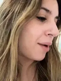 Lolykush webcam model stream image