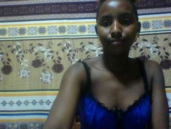 Orzia12 webcam model stream image