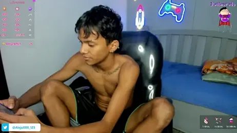 loistwink_ webcam model stream image