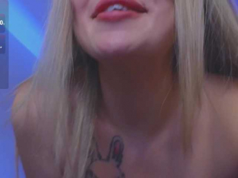 RoxyChilli webcam model stream image