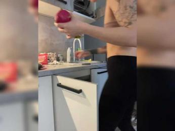 v_-_-_v webcam model stream image