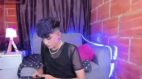 andrew_uwu_ webcam model stream image