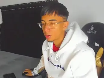 LoganNRose webcam model stream image