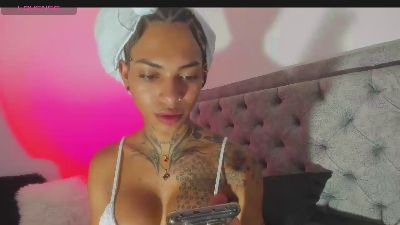 Danna_dangerous webcam model stream image