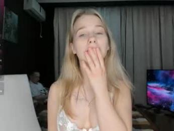 lynntiny webcam model stream image