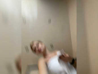 VladaMais webcam model stream image