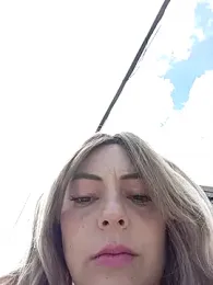 madelaine- webcam model stream image