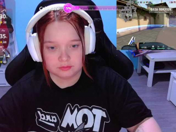 AlinaAdams webcam model stream image