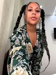 HaileyDiana webcam model stream image