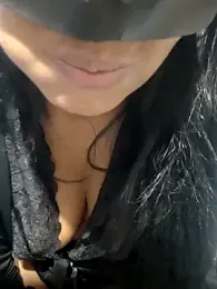NeydeHotWife webcam model stream image