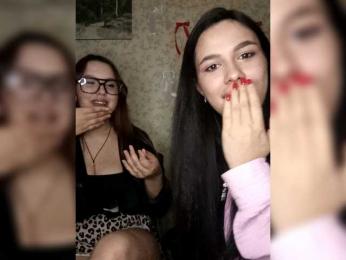 Alica-and-Angelina webcam model stream image