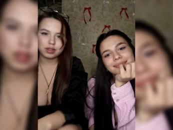 Alica-and-Angelina webcam model stream image