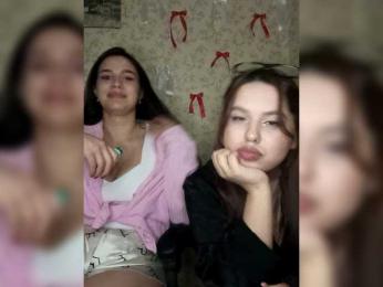 Alica-and-Angelina webcam model stream image