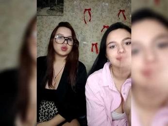 Alica-and-Angelina webcam model stream image