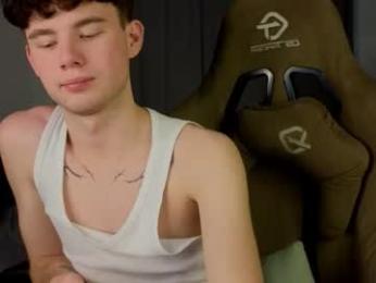 moon_gloww webcam chaturbate model stream image