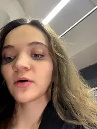 TheYourL webcam model stream image