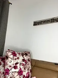 Agnescruzz webcam model stream image