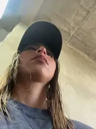 Ameellie webcam model stream image