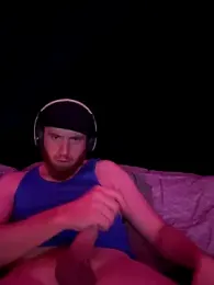 GenitalWars webcam model stream image
