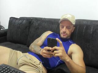 Mathew Horny webcam model stream image