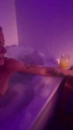 miss_itty_bitty webcam model stream image