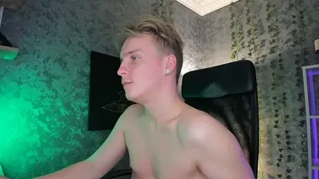 AlexxSweet webcam model stream image