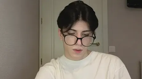 Oliver_star_boy_ webcam model stream image