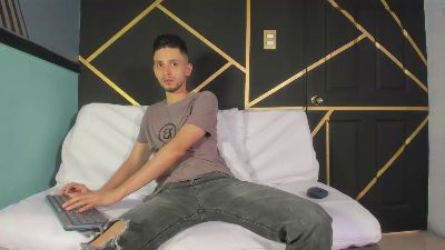 logan_rogers webcam model stream image