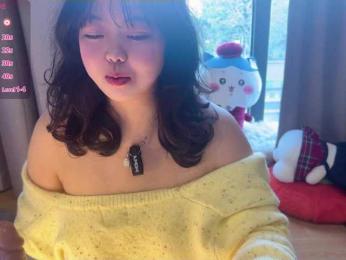 Kittenfishing webcam bongacams model stream image