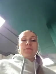 Bondgirl_013 webcam stripchat model stream image