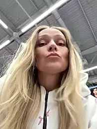 Bondgirl_013 webcam model stream image