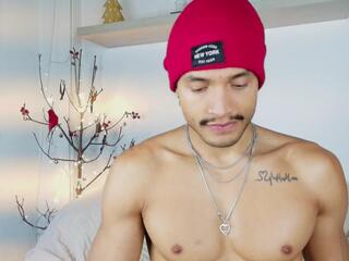 Robyn Miller webcam model stream image