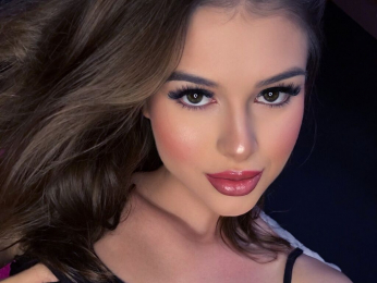 Bella webcam model stream image