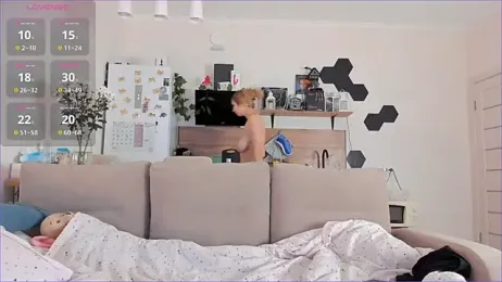 Girl_alone_home webcam model stream image